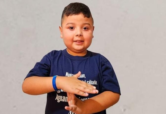 Le darías una patada a este niño a cambio de que tu equipo pase a cuartos de final de la Copa Libertadores?