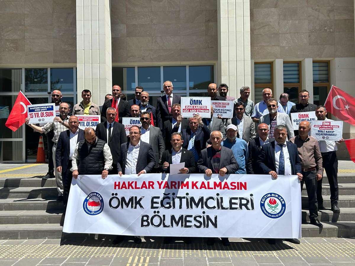 Öğretmenlik Meslek Kanunu içerisinde yer almayan;

☑️ Şube Müdürleri
☑️ İlçe Müdürleri
☑️ İl Müdür Yardımcıları
☑️ Eğitim Müfettişleri

#OMKEgitimcileriBolmesin
diye meydanlardan ses yükselttiler.

<a href="/RTErdogan/">Recep Tayyip Erdoğan</a>
<a href="/dbdevletbahceli/">Devlet Bahçeli</a>
<a href="/Yusuf__Tekin/">Yusuf Tekin</a>
<a href="/memetsimsek/">Mehmet Simsek</a>
<a href="/_aliyalcin_/">Ali YALÇIN</a>

BAYBURT