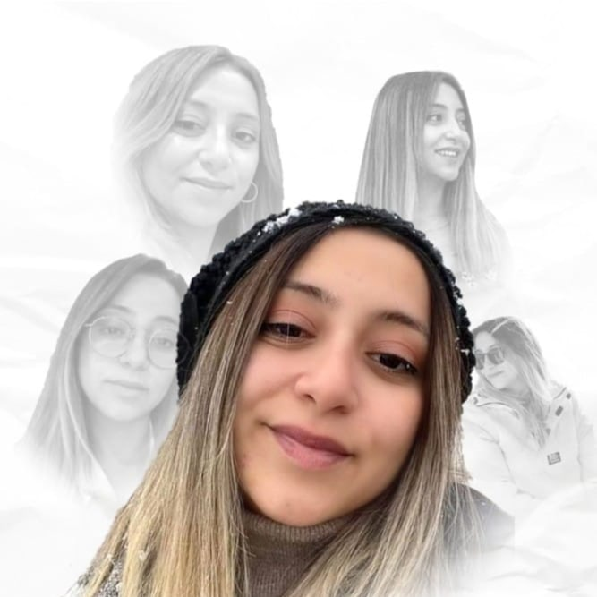 RehberlericinA's tweet photo. Müzeyyen Gökçen; İngilizce kokartlı rehberdi.
Çananakkale'den mezun olmuştu. En büyük hayali ülkesel kokarta sahip olup gururla boynunda taşımak ve mesleğini layıkıyla yapmaktı.
27 yaşında, yakın arkadaşı ile aynı odada hayata veda etti.
#isiasortakdavamız
#rehberleriçinadalet https://t.co/SaaBgI9ax0