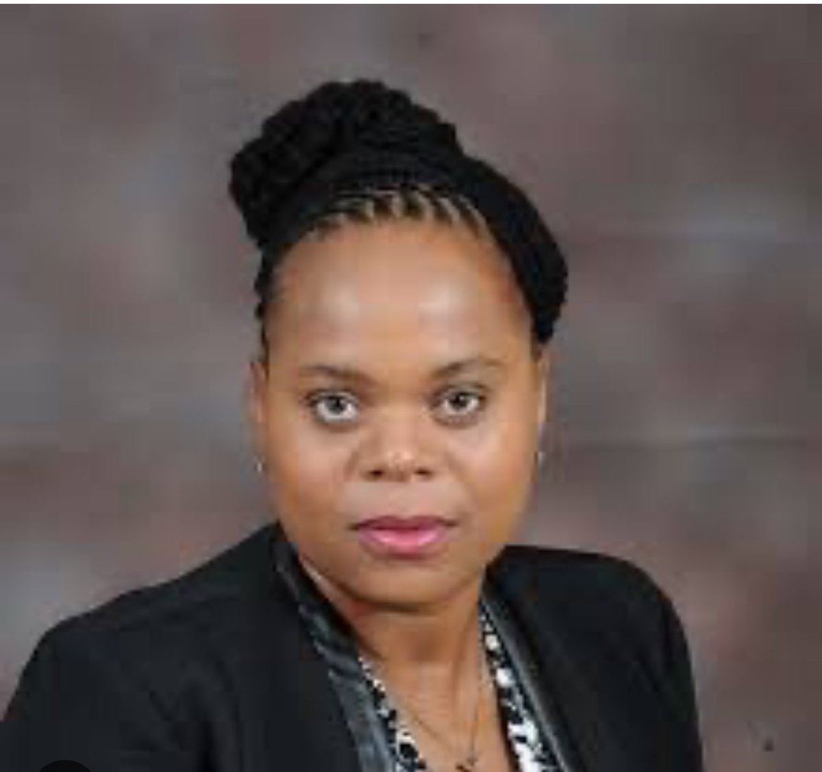 moloko_moloto's tweet photo. Limpopo extended ANC PEC meeting today nominated Health MEC Dr Phophi Ramathuba, Sport, Arts &amp; Culture MEC Nakedi Sibanda-Kekana &amp; Cogsta MEC Basikopo Makamu in order of preference as premier candidates. The trio will be interviewed by ANC national officials this week. @eNCA https://t.co/FJd0LcWF8w