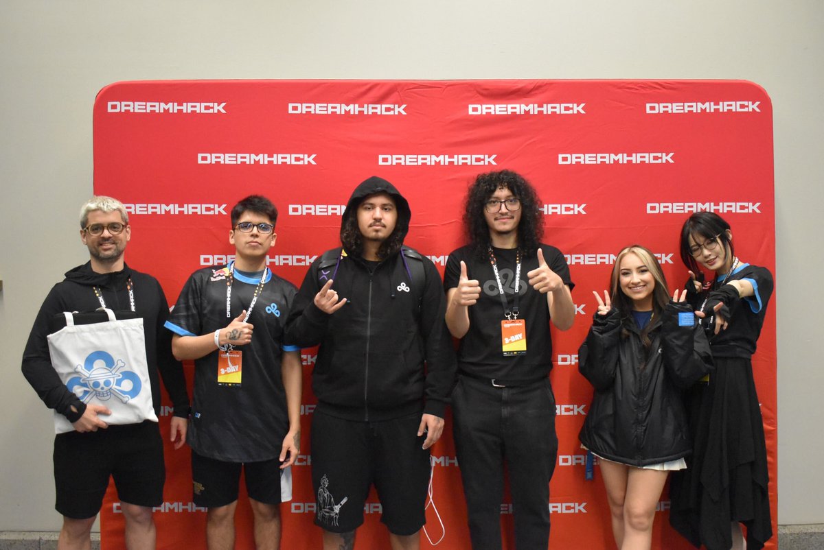 Cloud9 (@cloud9) on Twitter photo Familiar faces, debuts and tons of games.
We hope you had as much fun following DreamHack Dallas as we had participating in it 💙
📸 <a href="/In5tinctPR/">NTMR Instinct 🦇🦌</a> Familiar faces, debuts and tons of games.
We hope you had as much fun following DreamHack Dallas as we had participating in it 💙
📸 <a href="/In5tinctPR/">NTMR Instinct 🦇🦌</a>