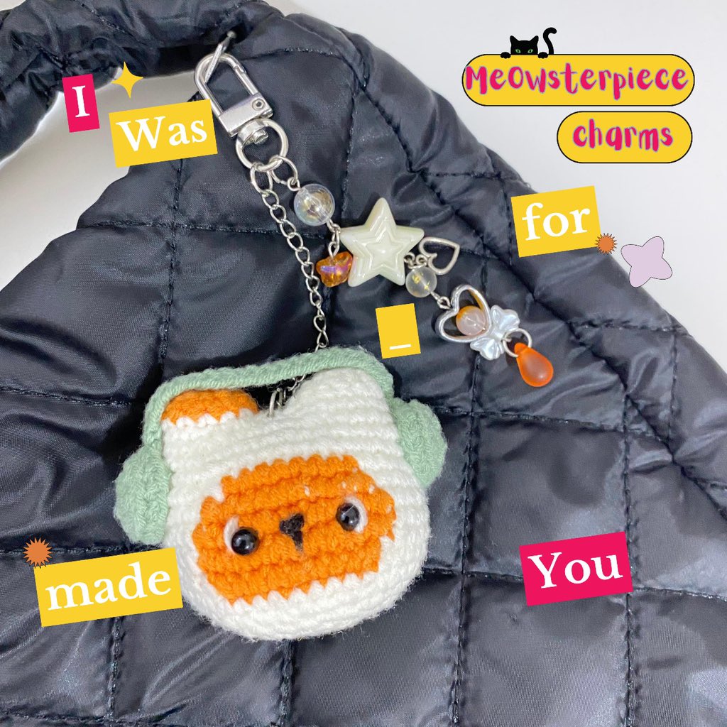 Iwasmadefor_You's tweet photo. ‧˚꒰🐾꒱༘⋆  ￼Meowsterpiece_ Bag charm by IWasmadefor_You. 🐈‍⬛ྀི

Material : Milk Cotton Yarn
Panjang : 19cm
Meowsterpiece (Cat Head) : 9cm

Side Notes!

⭐ Pre-Order! (3-5 days) dikirim sesuai pesanan. 
⭐ Cocok untuk gantungan tas. https://t.co/TzdIeaafGT