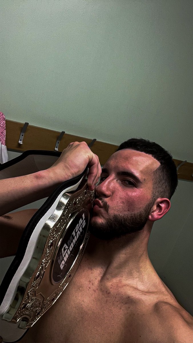 shanewright53's tweet photo. Haha well we did it everyone👑
Secured the win by unanimous decision, now time for some well earned rest!😍☀️ https://t.co/AYfANyOh2o