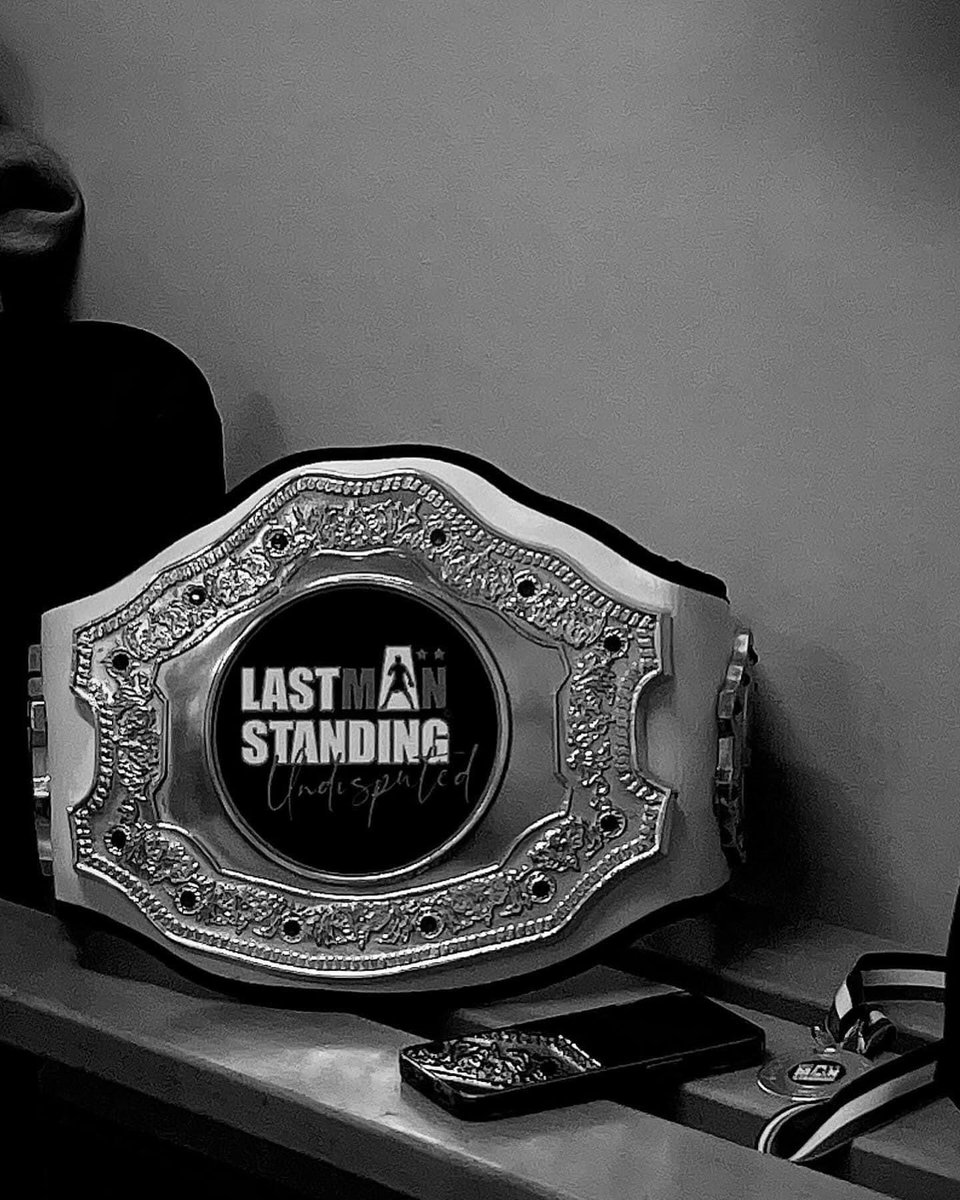 shanewright53's tweet photo. Haha well we did it everyone👑
Secured the win by unanimous decision, now time for some well earned rest!😍☀️ https://t.co/AYfANyOh2o