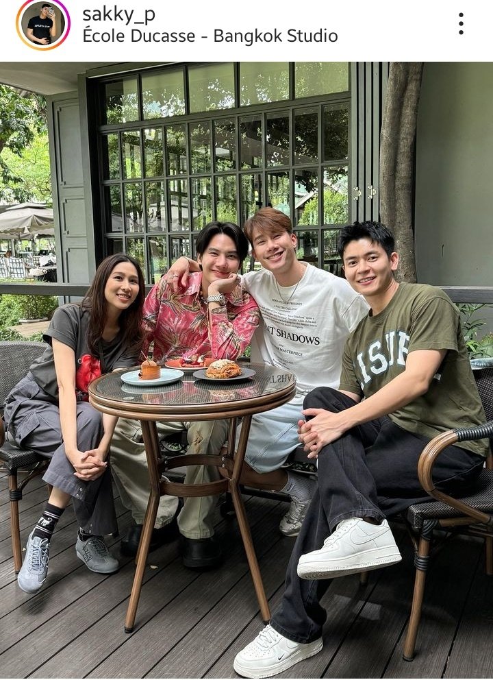 Maxtulforever1's tweet photo. Daqui a 6 dias, nosso bebê max completa 30 anos e se reuniu hoje com os seus amigos #sakky_p #tul_pakorn #aimsatidaa ❤
🗓 03.06.2024
Cr: on pic/ owners https://t.co/0FbvALP0BE
