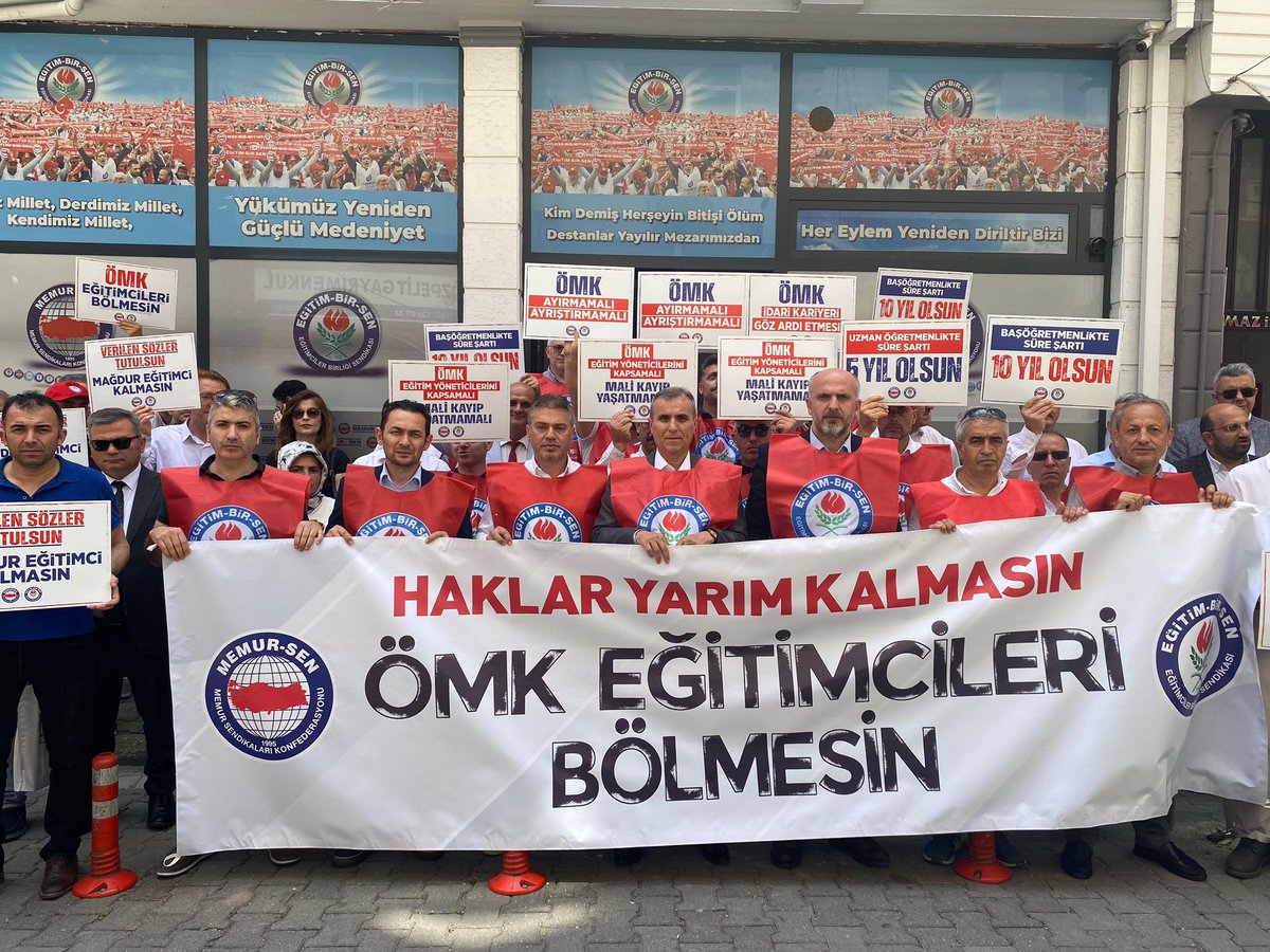 Öğretmenlik meslek kanunu, ayrıştırıcı değil kapsayıcı olmalı; eğitimcileri bölmemeli, haklar yarım kalmamalı

#OMKEgitimcileriBolmesin

<a href="/RTErdogan/">Recep Tayyip Erdoğan</a> 
<a href="/Yusuf__Tekin/">Yusuf Tekin</a> 
<a href="/memetsimsek/">Mehmet Simsek</a> 
<a href="/cftcblnt/">Bülent ÇİFTCİ</a> 
<a href="/tcmeb/">Millî Eğitim Bakanlığı</a>