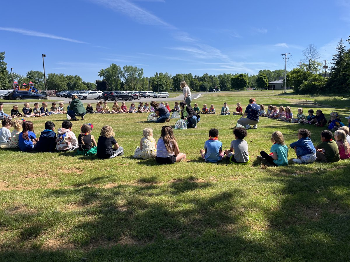 AlbionCSD's tweet photo. Kicking off World Environment Day with some highlights from our elementary friends' butterfly release days this spring! Classes raised caterpillars and watched their metamorphosis into butterflies. 🦋

#AlbionCSD https://t.co/YHXklP0mUH