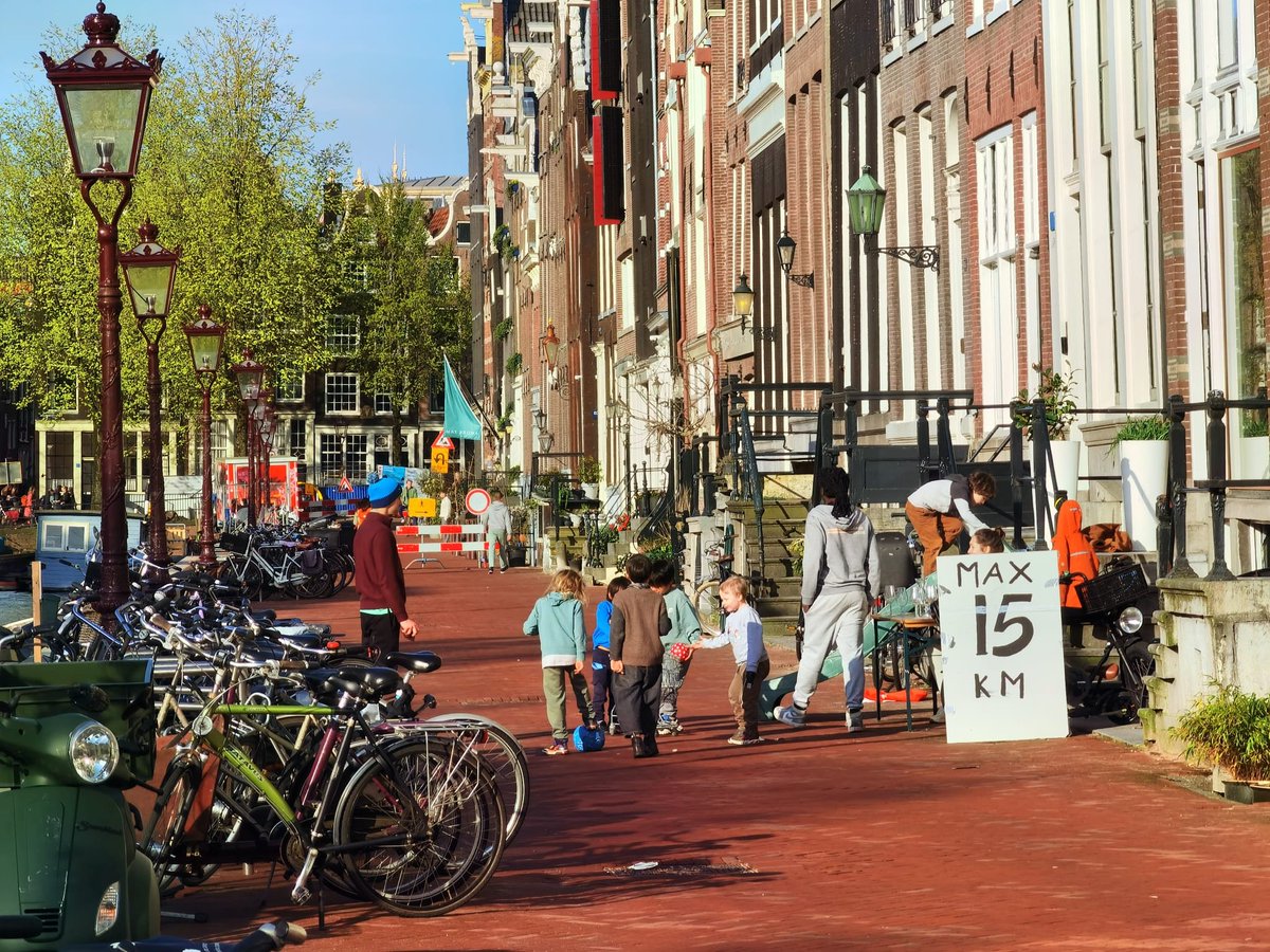 Jorn610's tweet photo. @StefKeij Maar @Parool, zet er dan ook de juiste foto's bij die deze tekst staven https://t.co/3N3knCZ67G