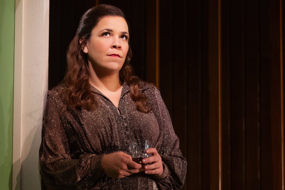 PHOTOS OF THE DAY: MERRILY WE ROLL ALONG