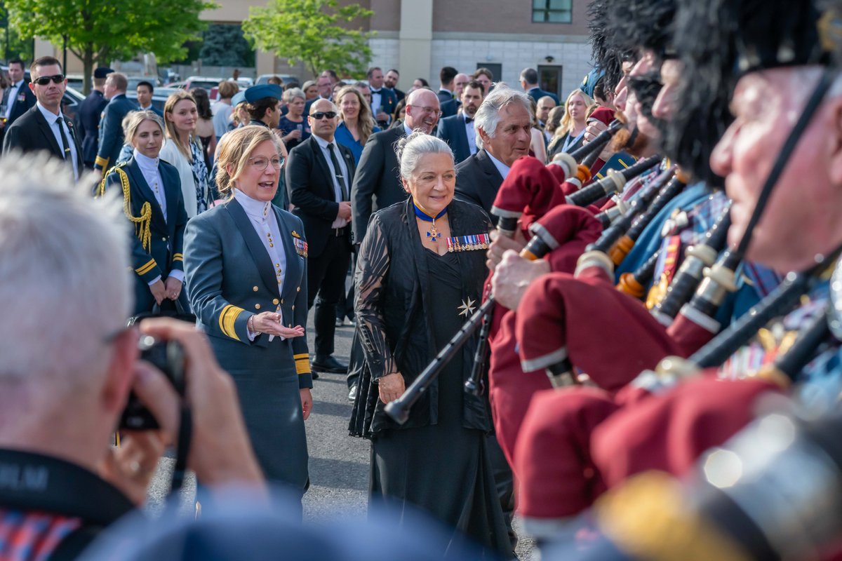 ARC_RCAF's tweet photo. Le bal du centenaire de l'ARC de samedi a été inoubliable, surtout en présence de la gouverneure générale et commandante en chef du Canada, Son Excellence la très honorable Mary Simon! https://t.co/PJEmD4NrNG