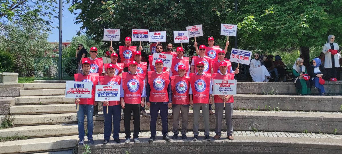 Hiç kimse ahkam kesmesin. Bu kutsal meslek (Öğretmenlik) Şube Müdürlerine kimsenin bahşişi, lütfu değildir. 

Biz Şube Müdürleri Öğretmeniz.

#OMKEgitimcileriBolmesin

<a href="/RTErdogan/">Recep Tayyip Erdoğan</a> 
<a href="/Yusuf__Tekin/">Yusuf Tekin</a> 
<a href="/memetsimsek/">Mehmet Simsek</a> 
<a href="/cftcblnt/">Bülent ÇİFTCİ</a> 
<a href="/tcmeb/">Millî Eğitim Bakanlığı</a>