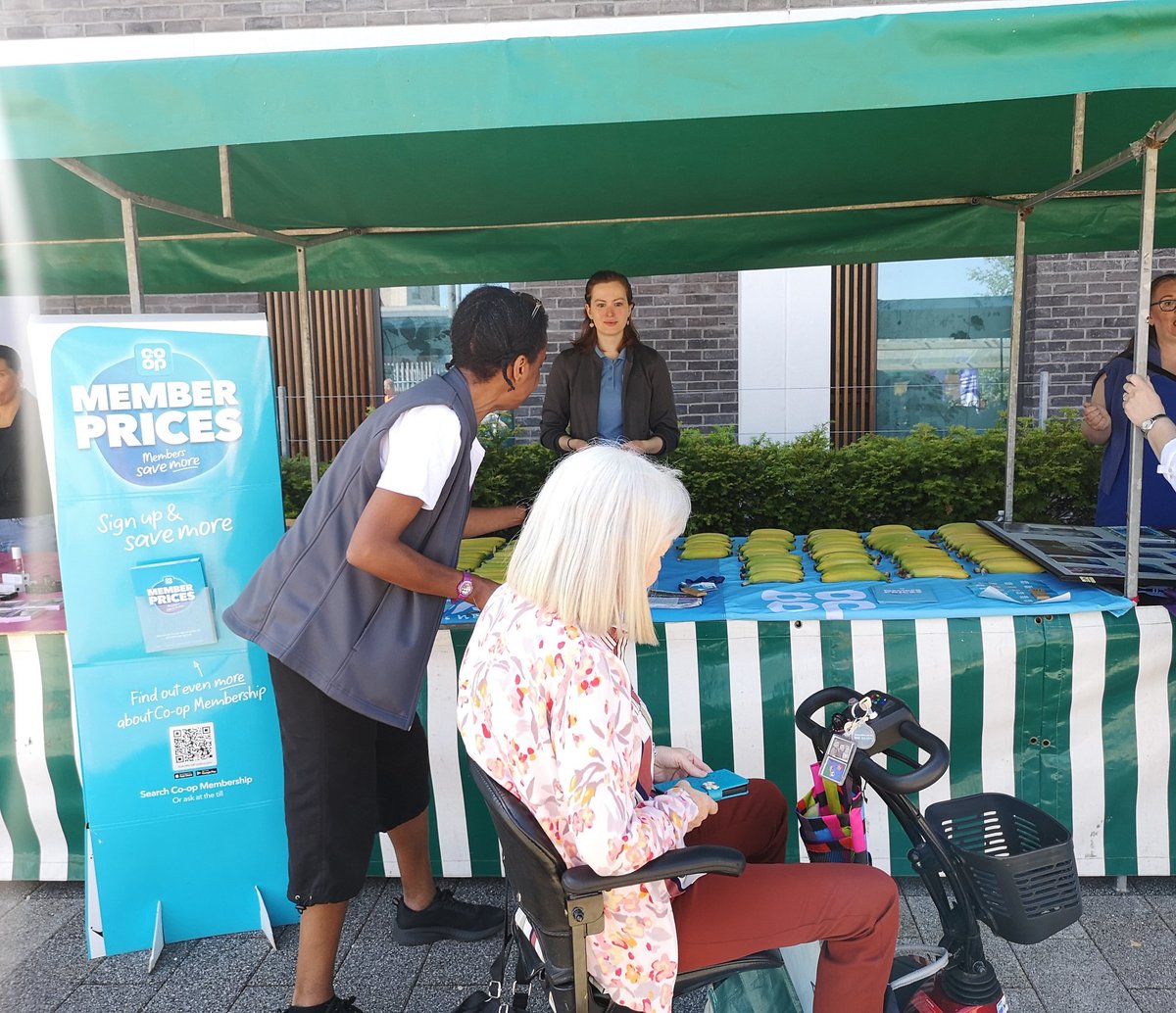 Cheyenne - Member Pioneer (@cheygorbals) on Twitter photo Fantastic time with my two colleagues running our <a href="/coopuk/">Co-op</a> stall at the Big Gorbals Fair. We gave out over 200 fairtrade bananas, talked about Co-op membership benefits for customers & the community, and signed up 20+ new members on the spotβ¨
<a href="/Tom_MPM/">Tom Copeland</a> <a href="/NewGorbalsHA/">New Gorbals HA</a> <a href="/CoopFayB/">Fay Bowden</a> Fantastic time with my two colleagues running our <a href="/coopuk/">Co-op</a> stall at the Big Gorbals Fair. We gave out over 200 fairtrade bananas, talked about Co-op membership benefits for customers & the community, and signed up 20+ new members on the spotβ¨
<a href="/Tom_MPM/">Tom Copeland</a> <a href="/NewGorbalsHA/">New Gorbals HA</a> <a href="/CoopFayB/">Fay Bowden</a>