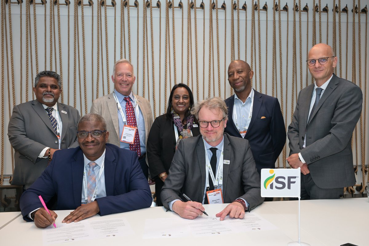 AFSTA_Right step forward: Last week, on the sidelines of the 100th edition of World Seed Congress in Rotterdam, (May 27-29), the voice of the seed sector in continent, African Seed Trade Association (AFSTA) signed an MoU with the International Seed Federation (ISF).