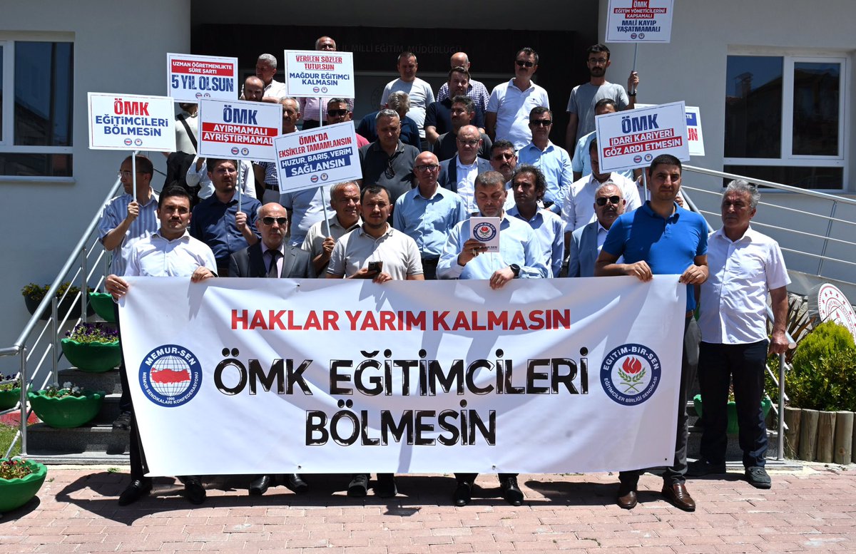 AhmetAy77470553's tweet photo. ✅  Ｂｉｚ Ｏｇｒｅｔｍｅｎｉｚ

ÖMK’ da biz de yer almak istiyoruz yok sayılamayız .
#OMKEgitimcileriBolmesin

RTErdogan 
@dbdevletbahceli 
@Yusuf__Tekin 
@memetsimsek 
@cftcblnt 
@tcmeb
@_aliyalcin_ 
@TalipGeylan06 
@kademozbay_
@ismailgunes64 
@fahrettintgrl64 https://t.co/daqGBbQNAe