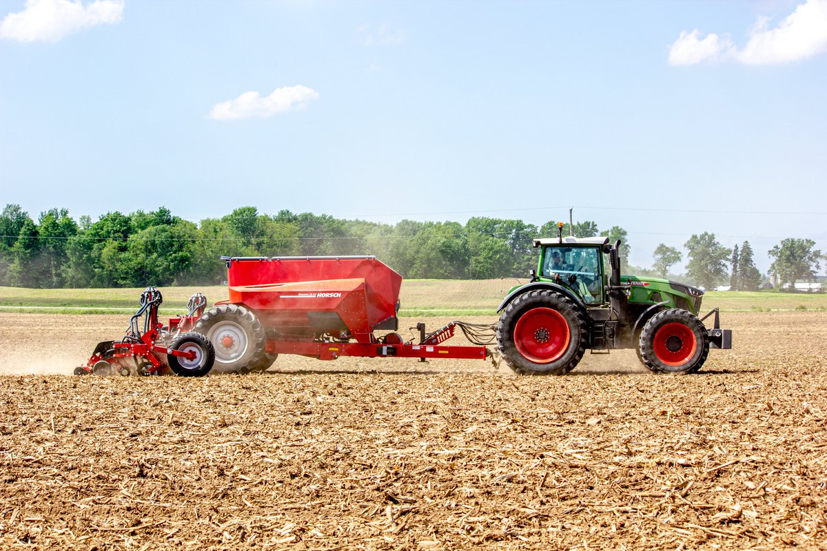 HorschOntario's tweet photo. ๐ฑ #Plant24 is done at #HORSCHOntario! Check out the even emergence in our corn fields planted with the #MaestroSV. Interested in our seed wagon and tillage concepts? Fill out the form below to book your #demo today!
https://t.co/HvEozgv039
#OntAg #Corn24 #Beans24 #FutureGround https://t.co/Kxvl8xiV6G