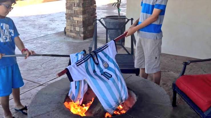 TopMGSzn's tweet photo. I'm sorry but we didn't suffer through a decade of slander through Messi's International Career just for this level of revisionism to happen.

Despite EVERYTHING Messi had achieved and shown on the pitch for over 15 years, his entire legacy was pinned on whether he could replicate what Maradona did for Argentina.

He wasn't allowed to breathe or celebrate his La Ligas and Ballon D'Ors until he won an Intl Trophy. And when he won the Copa America, millions of Argentines booked flights to Qatar and broke records, because now Messi HAD to win the World Cup.

For his entire life he was called a bottler, a big-game fraud with lack of leadership skills. They broke his statues and burned his jerseys just because he couldn't win in the finals. We are not going to allow you to erase that from history just because he won the World Cup and took a fat shit on your narratives.

I understand Silva will be biased for his Brazilian mate, and I recognise that early on in Neymar's career he was expected to achieve what Pele did. But when people realized he wasn't the next Pele, people stopped expecting from him.

Messi didn't have that luxury. He was the best player in the world for almost 2 decades, and he was expected to win the World Cup.

And he did, so hold that 👍🏻
