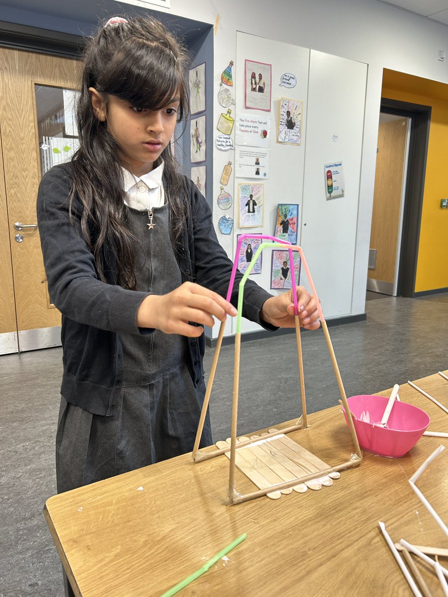 Some incredible engineering and concentration on show today during play. 
#play #learningthroughexperiences  @STEMglasgow @PPGlasgow 
@RiverbankPri