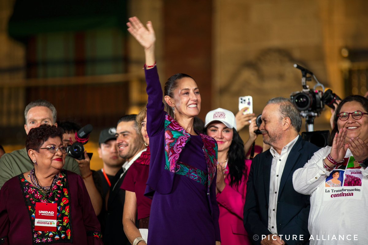 AlemaniaMexi's tweet image. Felicitamos a la presidenta electa @Claudiashein, por su histórica victoria como la primera presidenta de México. Esperamos trabajar juntos para seguir fortaleciendo nuestra estrecha relación.🇲🇽🤝🇩🇪
