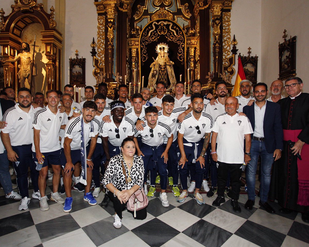 ⛪️ Las celebraciones han comenzado con la ofrenda floral de nuestra plantilla a los patrones San Bernabé y la Virgen del Carmen en la Iglesia de la Encarnación !!!!