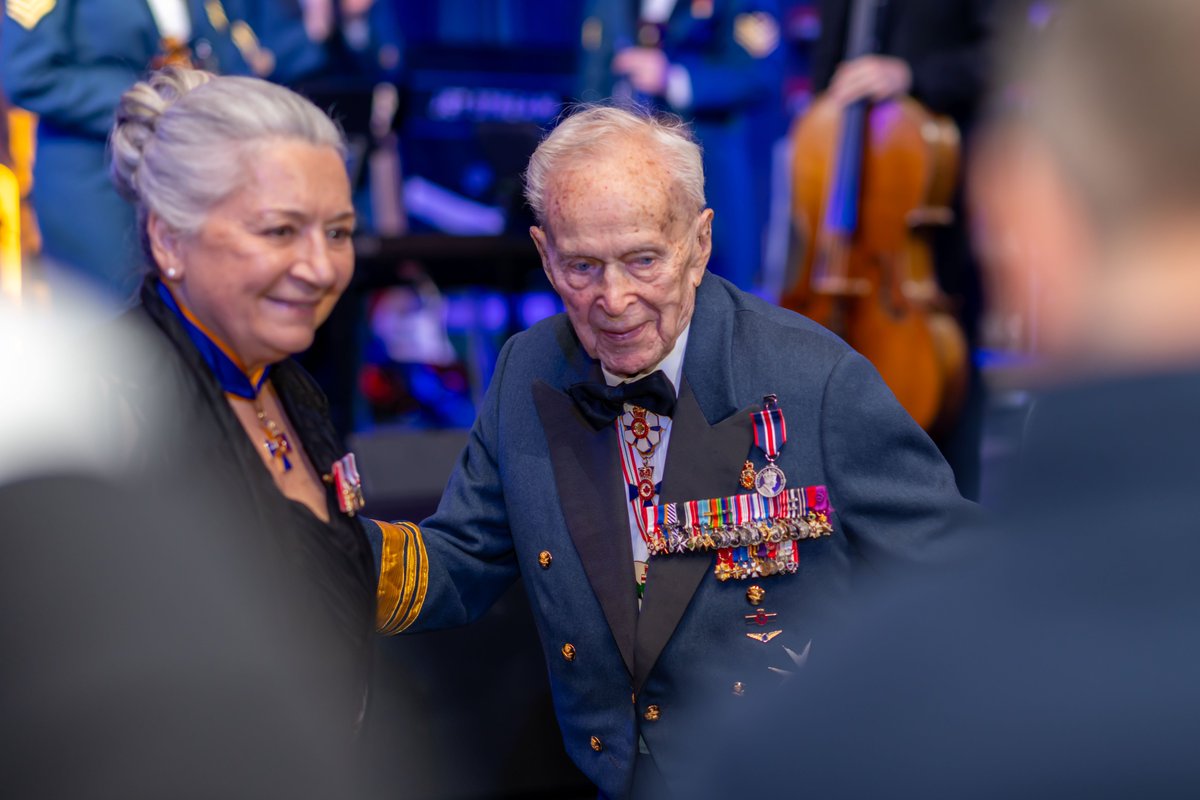 RCAF_ARC's tweet photo. Saturday's RCAF Centennial Ball was unforgettable, especially with Governor General and Commander-in-Chief of Canada, Her Excellency the Right Honourable Mary Simon, in attendance! Thank you to Governor General Mary Simon for joining us and for her unwavering support at #RCAF100. https://t.co/Ku7JktCW3F