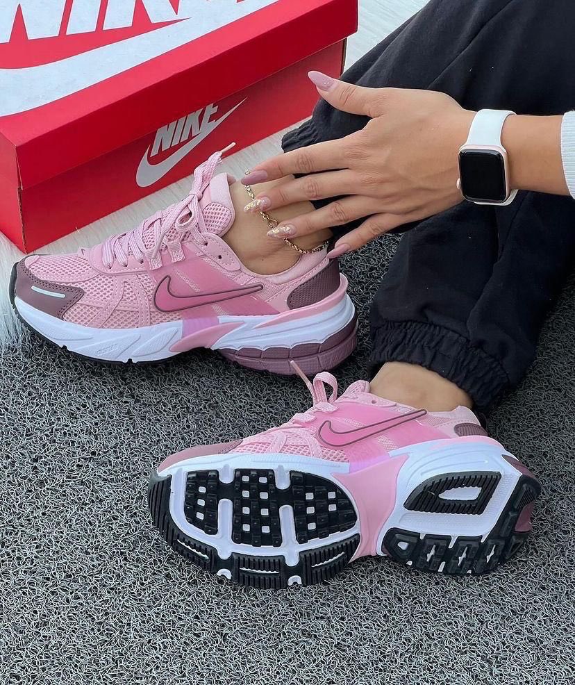 qeezhub's tweet photo. Available in size 38-41
Price: 48,000naira 
Location: Lagos and Osogbo https://t.co/dsGfMoh4xc