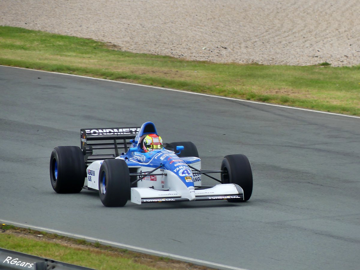 RGcars85's tweet photo. quel bonheur d'écouter et de voir ces Formula 1 tourner sur circuit #Sportetcollection #Formulaone https://t.co/Asvl4vOTsQ