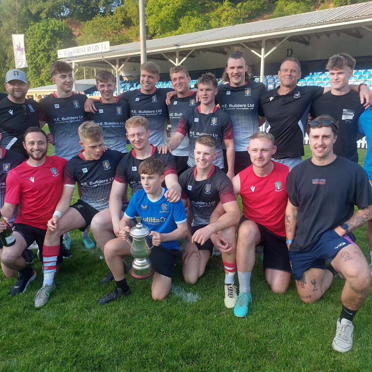 Delighted to see the Borders All Stars winning on Saturday 🏆 <a href="/bordersrugby/">Borders Rugby TV</a> 🤝

Well done Old boys Lachlan F &amp; William T on your successful weekend 🏆

Also, congrats to Angus R &amp; William T who clinched the Kings of the 7’s title 🏆⭐️

All 3 boys loved 7’s at School ⭐️🧠🏉

#7’s