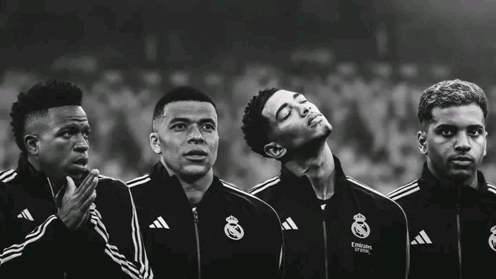 iAA44's tweet photo. @realmadrid 🤍💙🤍 https://t.co/VcHnmh2ih0