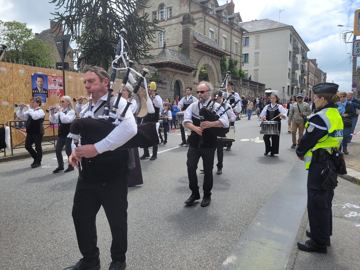 Gendarmerie_35's tweet photo. #IlleEtVilaine De nombreux gendarmes ont assuré la sécurité des spectateurs et de la flamme olympique lors du passage du #RelaisDeLaFlamme à #Vitré à #Feins à #Paimpont ou encore à #SaintJust le 1er juin dernier.
Retour en images sur ce dispositif à la hauteur de l'événement https://t.co/kVch1ngxwT