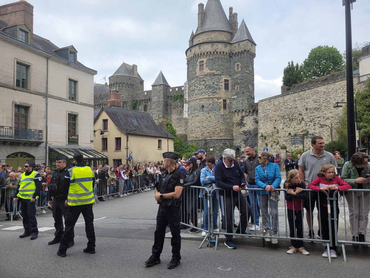 Gendarmerie_35's tweet photo. #IlleEtVilaine De nombreux gendarmes ont assuré la sécurité des spectateurs et de la flamme olympique lors du passage du #RelaisDeLaFlamme à #Vitré à #Feins à #Paimpont ou encore à #SaintJust le 1er juin dernier.
Retour en images sur ce dispositif à la hauteur de l'événement https://t.co/kVch1ngxwT