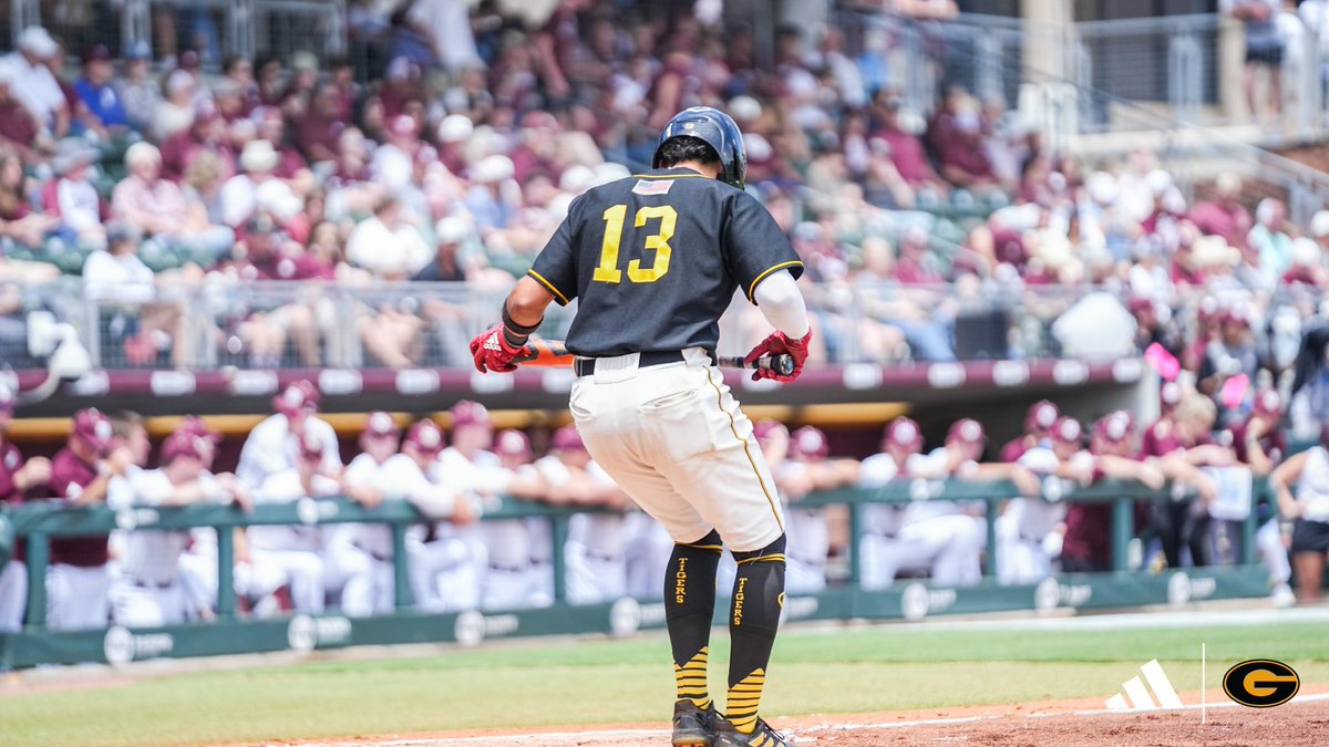 JoseVargass20's tweet photo. And with that being said, THANK YOU #gramfam it was a pleasure and enjoyed every minute at the G. #SwacChamps2024 #ElTrece13 #Suaveee🇩🇴
Out.✌🏻 https://t.co/4e5NDJlOdH
