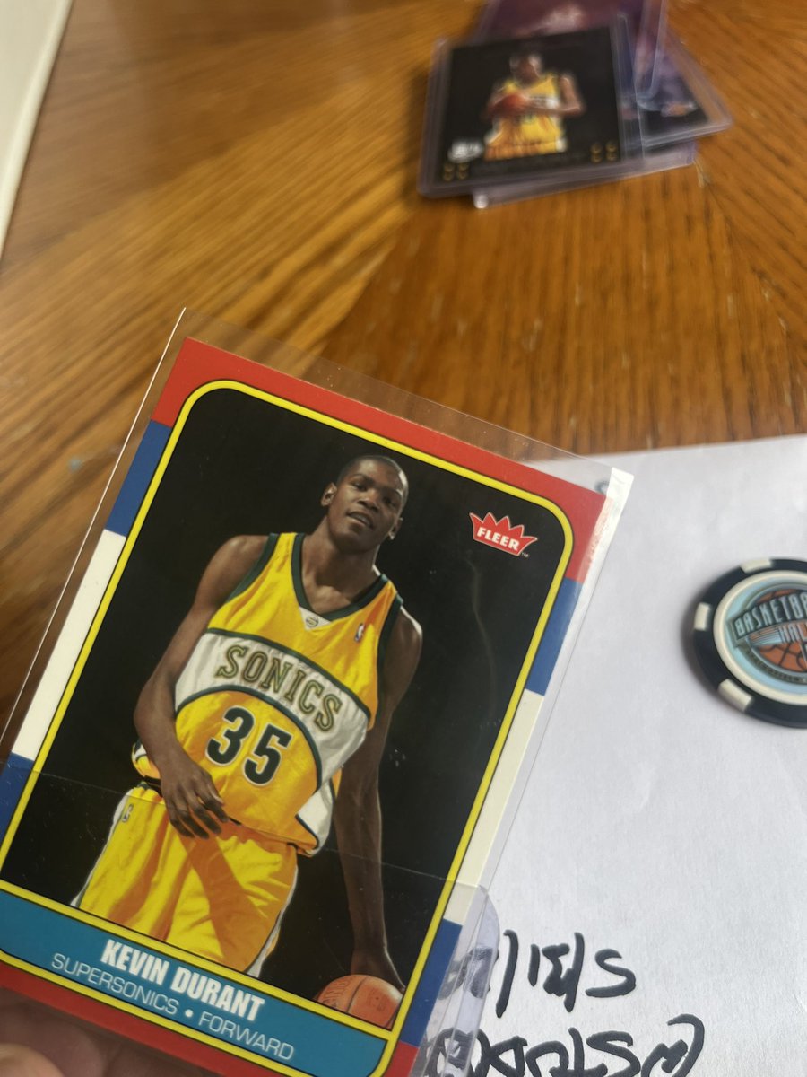 Kevin Durant fleer rc …has a mark on it. 

$20 shipped 

<a href="/Hobby_Connect/">Hobby Connection(Colton)</a> <a href="/HobbyRetweet_/">Hobby Retweet</a>  <a href="/sports_sell/">@SPORTS_SΞLL</a> @thehobby247 <a href="/HobbyConnector/">The Hobby Connector ™</a> <a href="/PCOregonDucks2/">Hobby Tag Facilitator</a> <a href="/CodiDaReposter/">CodiDaReposter</a> @nolacardtweets <a href="/84baseballcards/">84Cards • Daily Team B/S/T</a>

#whodoyoucollect #cards4sale #seattle #ratedrookie #NBA   #NBAPlayoffs