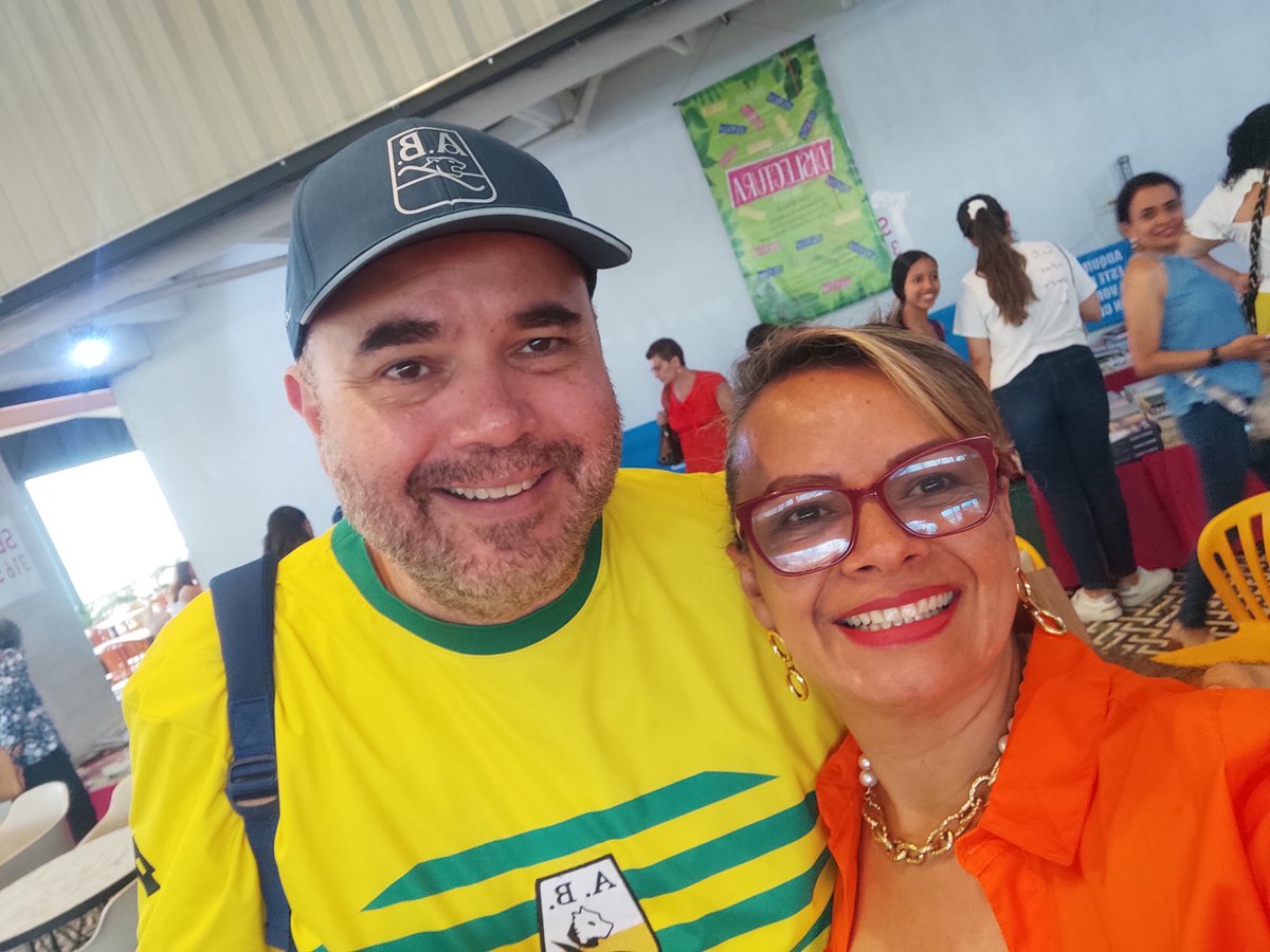 ludaurica's tweet photo. @MelisaMarArtuz @andresmarocco ⚽💛💚🐯 https://t.co/QD5SBKf5Zf