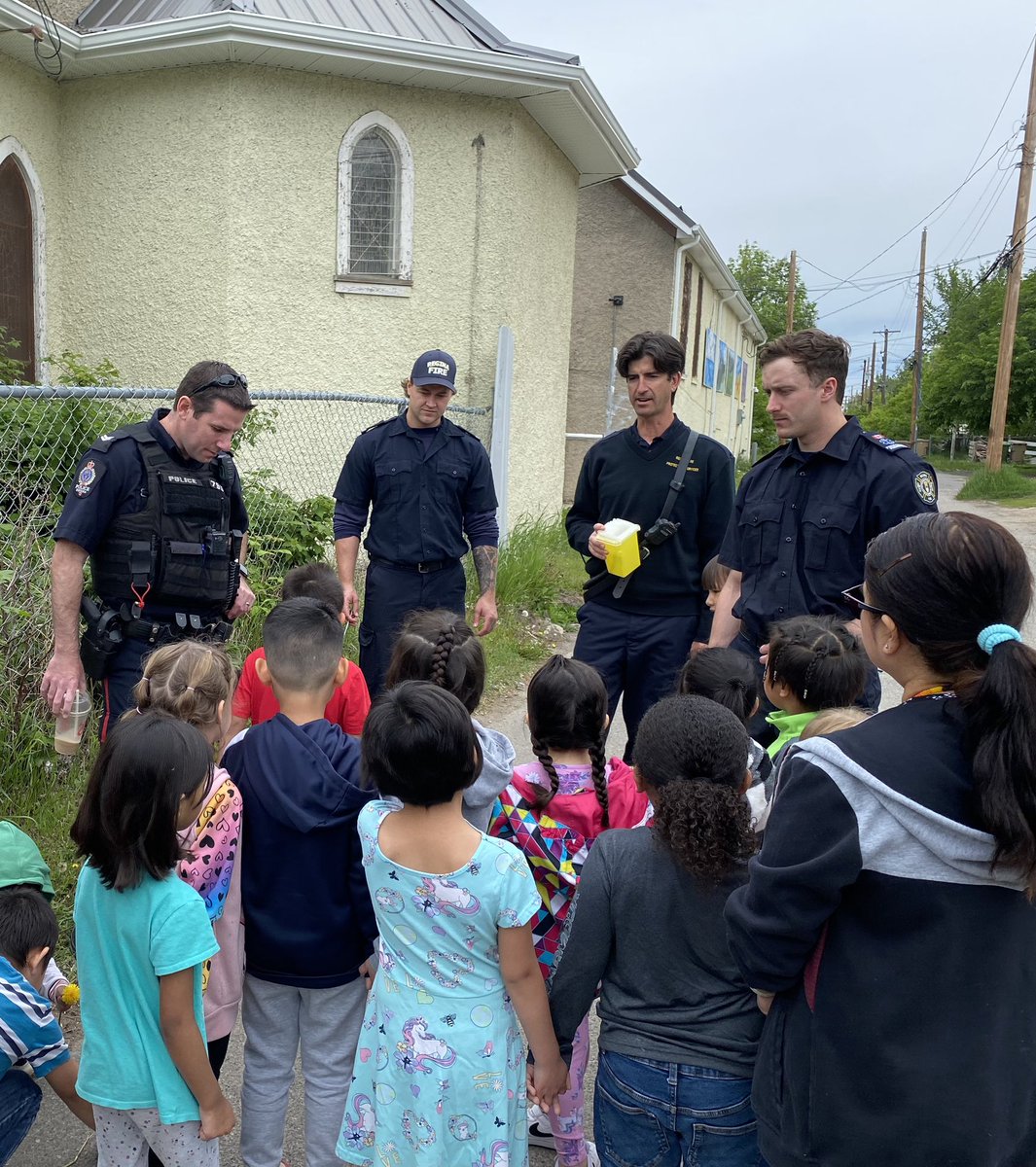 We are happy to partner with Regina Police <a href="/reginapolice/">Regina Police</a> today to go on a safety walk with Albert School Kindergarten and Pre-K <a href="/RegPublicSchool/">Regina Public Schools</a> teaching children how to be safe this summer in our community! ☀️🛝 #yqr