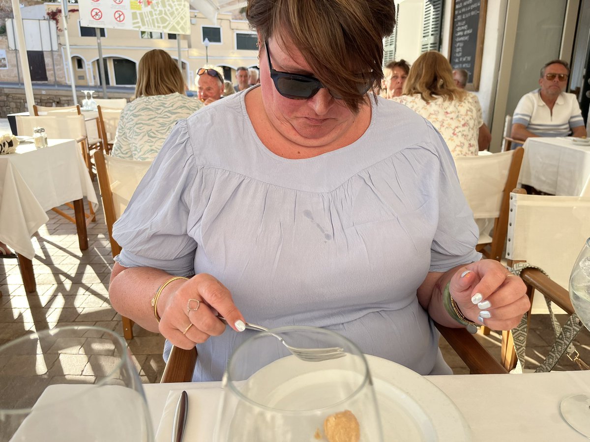 drtimmy78's tweet photo. It takes @sasar1979 two minutes to spill olive juice down her top. 6th night in a row. https://t.co/nNa3KPDbSZ