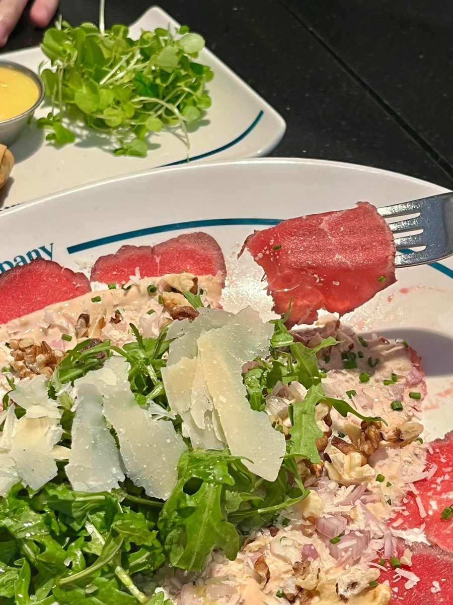 CngrCangr's tweet image. In London, it’s so satisfying to eat meat in a traditional steak house 😋🍽