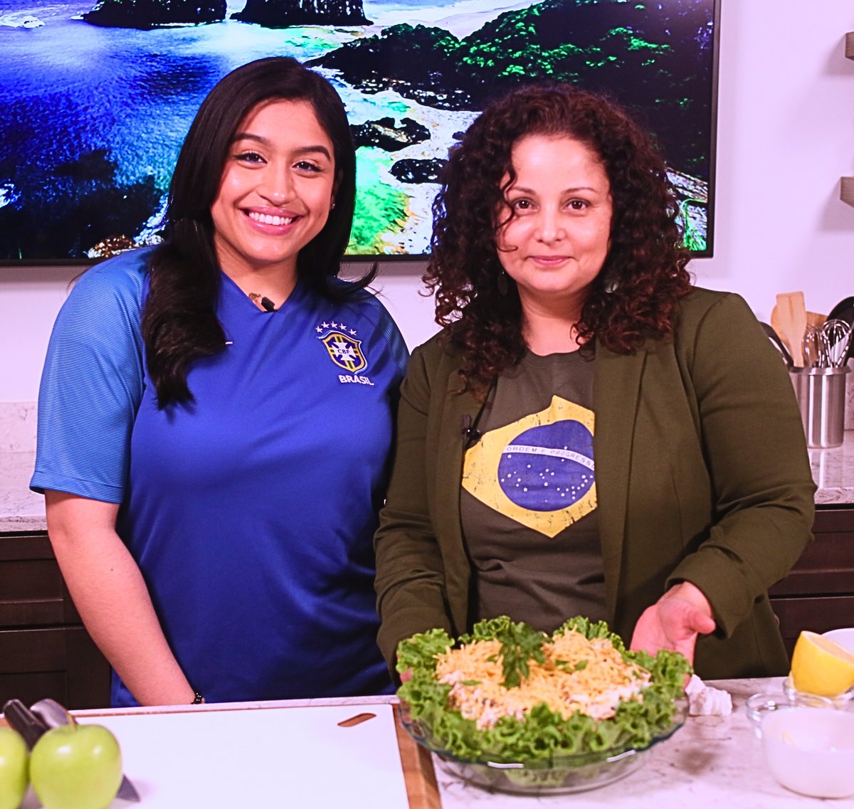 The 5th episode of our Family Liaison Cooking Series with <a href="/RevereTV/">RevereTV</a> features <a href="/CynthiaRHSma/">Cynthia Bershad</a>'s Brazilian dish, Salpicão de Frango!

Watch the show: tinyurl.com/3hdmyxuj

See photos: tinyurl.com/mcrv6xst

@EstaphanyRPS <a href="/GES_Revere/">Garfield Elementary</a> <a href="/RPS_Super/">Dianne Kelly, Ed.D.</a> @lourenco962 <a href="/RPS_AsstSuper/">Dr. Danielle Mokaba</a>