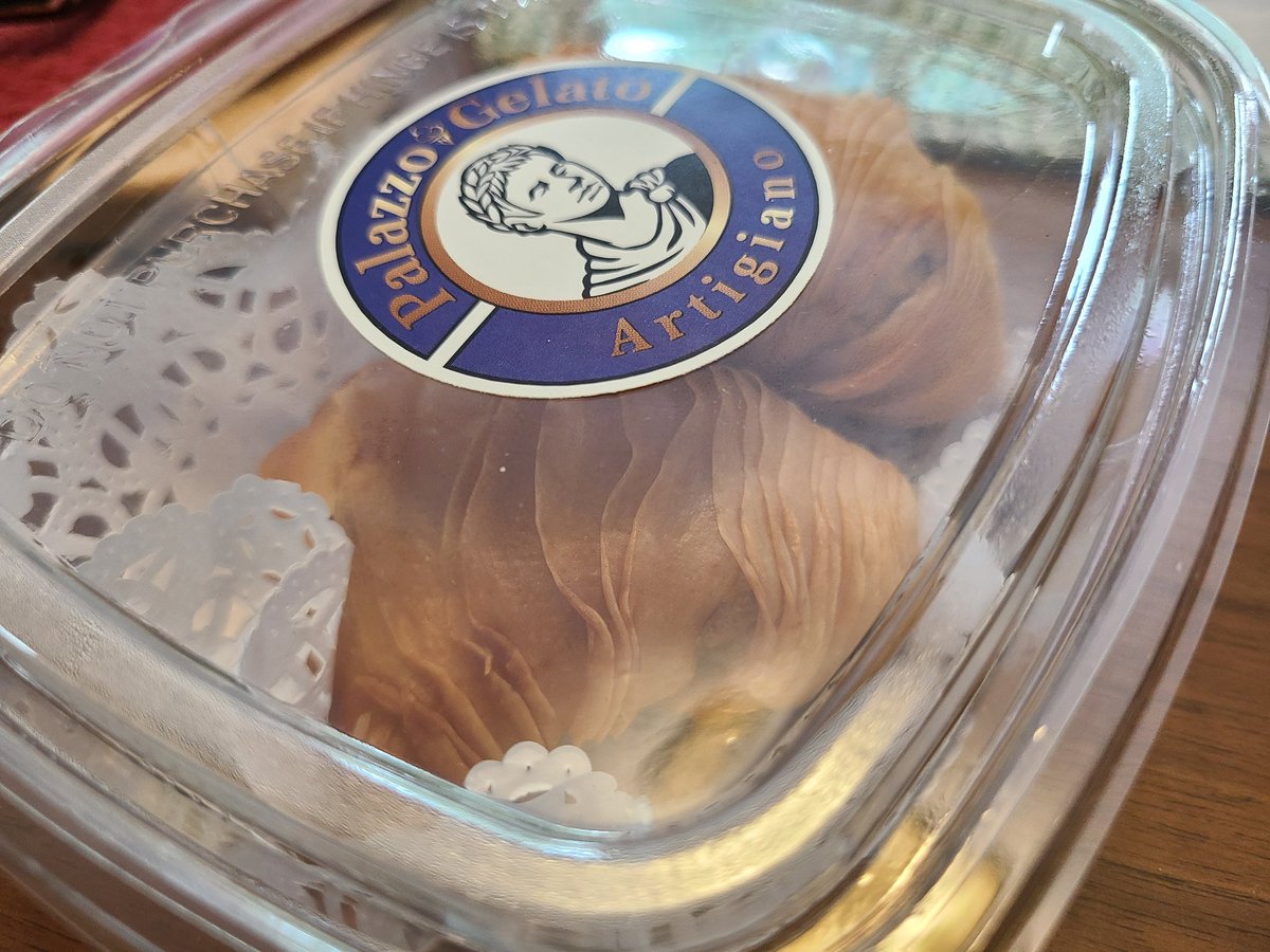 STCPod's tweet image. Finally tracked down some sfogliatelle!
#sopranos