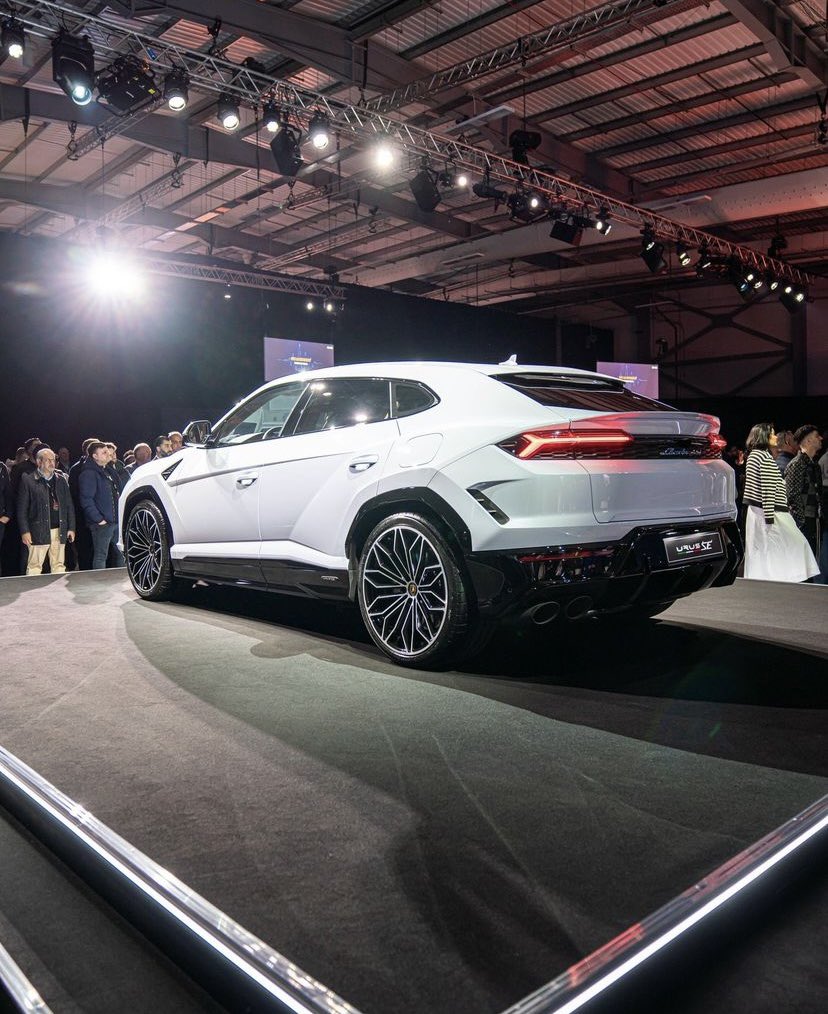 newotomobil's tweet photo. New Lamborghini Urus SE...
#lamborghini #urusse
#lamborghiniurusse
#lamborghiniurus2024
#urus2024 #newurus
#newlamborghiniurus https://t.co/XztFZFOk3d