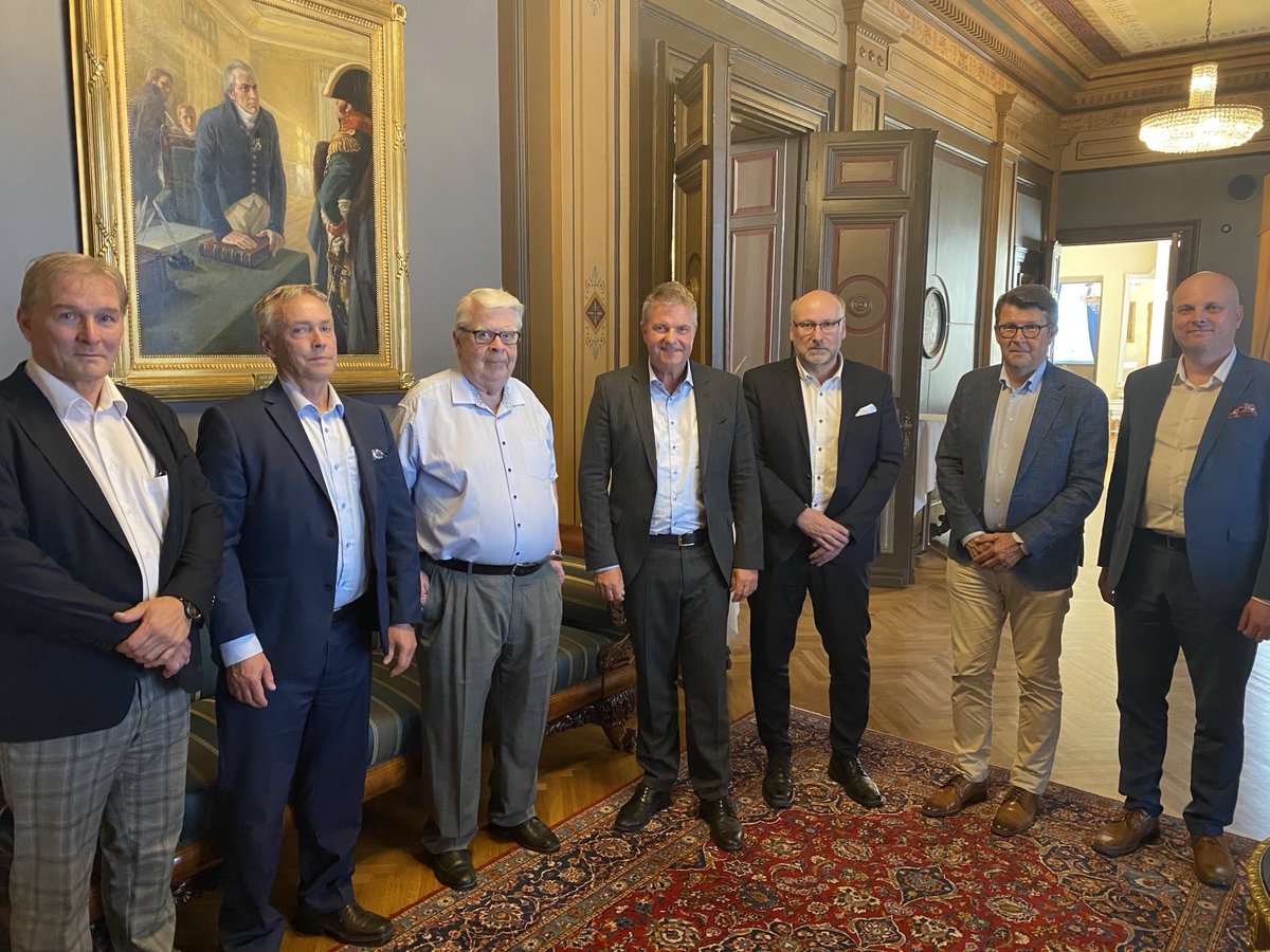 Anders Danielsson, President and CEO of ⁦<a href="/SkanskaGroup/">Skanska</a>⁩ visited Tampere today. Thanks for the interesting discussion about construction market and global future plans. ⁦<a href="/Tamperekaupunki/">Tampereen kaupunki</a>⁩ ⁦<a href="/SkanskaFinland/">Skanska Finland</a>⁩ <a href="/KummolaKalervo/">Kalervo Kummola</a>⁩