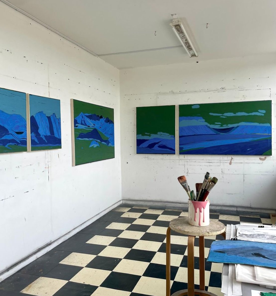 When choosing titles for her paintings, Clare Thatcher explains, "I feel them when making. I let the work speak to me."  

Feel Thatcher's work in person at our 'Dwellings' exhibition with #SohoHome at their King's Rd studio. 

🔗: shorturl.at/Da57i