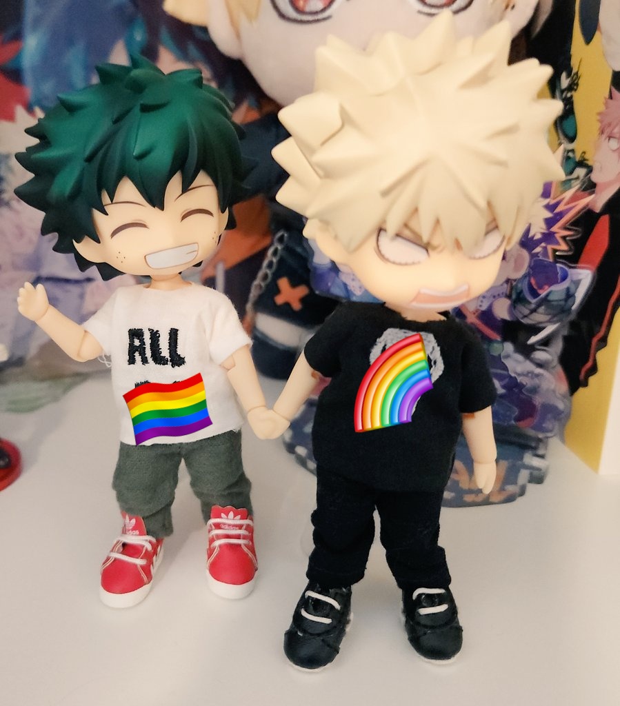 I'm trying to focus on work but THEM  💚🧡💚🧡😩
