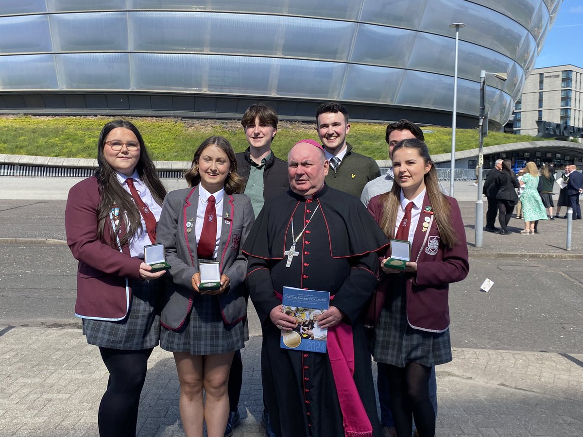 Honoured and extremely proud to witness my daughter <a href="/CeriWhomes/">ceri🤍</a> receive her Caritas award this afternoon. @motherwellre <a href="/rcmotherwell/">Motherwell Diocese</a> <a href="/MargaretsHigh/">St Margaret's HS</a> <a href="/smhsRE/">Saint Margaret's RE Dept</a> @SMHS_PC <a href="/SMHS_English/">SMHS English Dept.</a> <a href="/SMissionrabies/">SMART_MissionRabies</a>