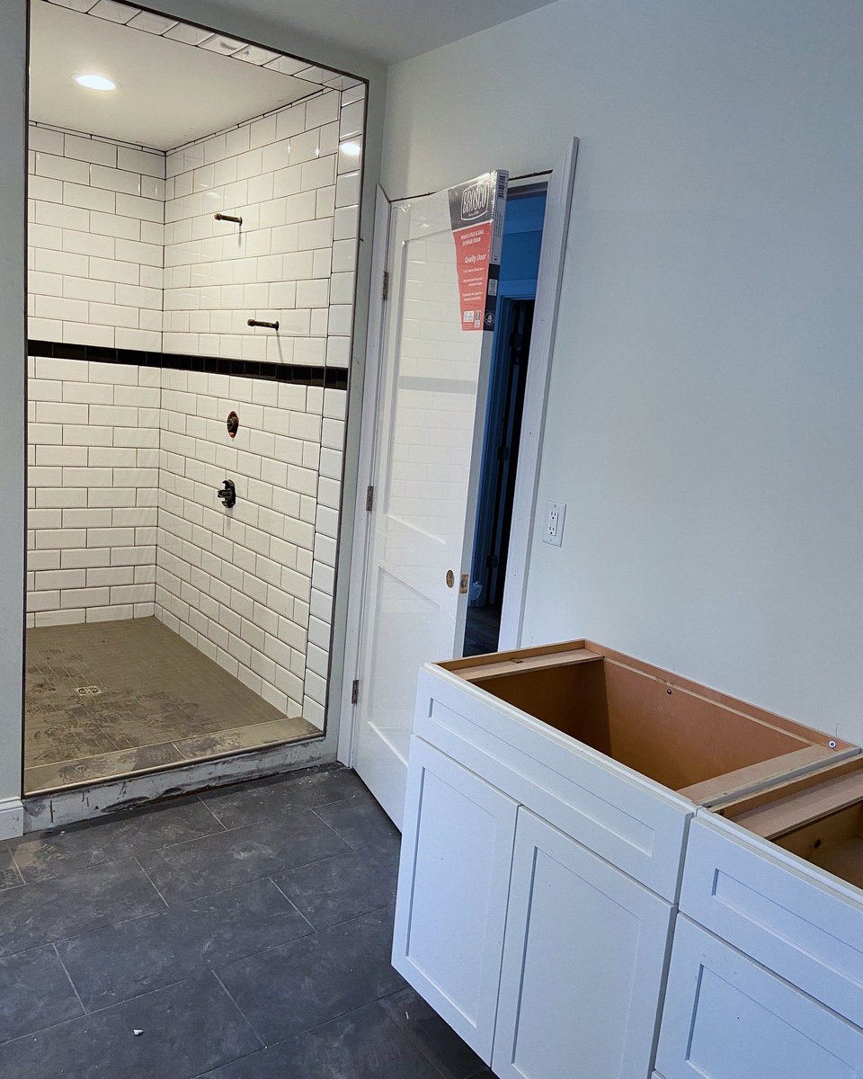 crest_solutions's tweet photo. Walk-Shower 📈 https://t.co/PFhbfXglMr