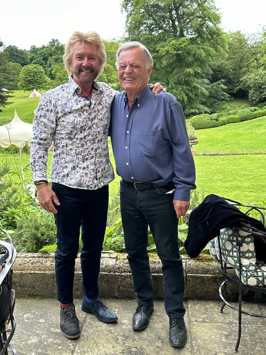 Had lunch with Noel Edmunds and his wife Liz today.We had a really great afternoon with lots of laughs.