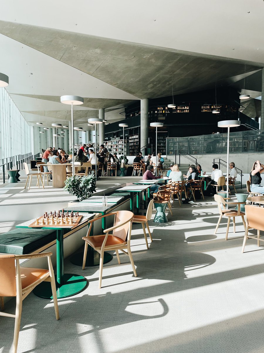 ellamharold's tweet photo. Turns out heaven IS a place on earth, and it’s Oslo’s public library https://t.co/bYMPWI2NYz