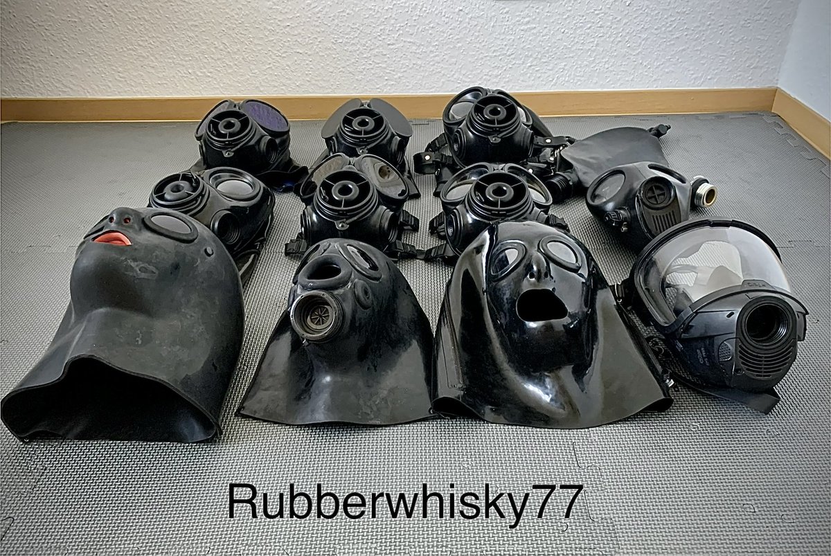rubberwhisky77's tweet photo. #gasmaskmonday my entry 😈🖤 gear of me and another Rubberboy. RT if you like it 🖤 https://t.co/Iz4hHcUWxM