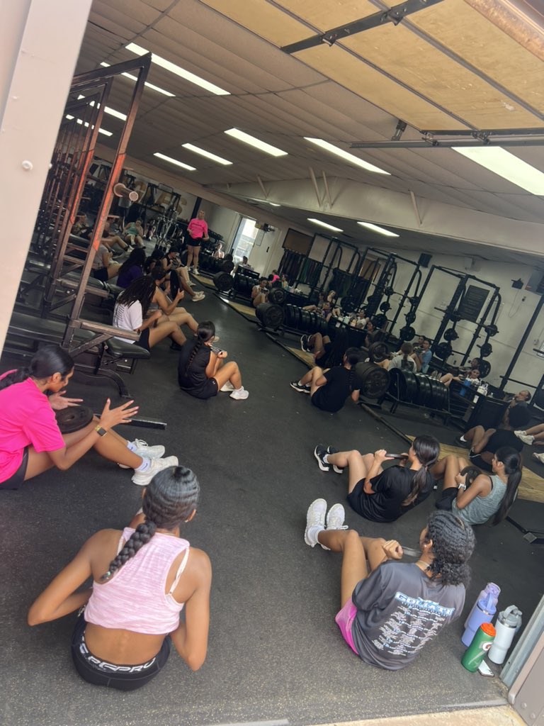 mrscoachaguirre's tweet image. BIG turnout for @AbiLadyEagles this morning to kick off Summer Strength &amp;amp; Conditioning 
#TEW