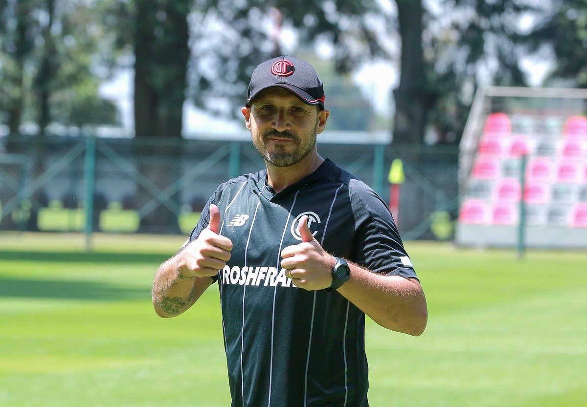 CharlyUria's tweet photo. #DiablosTwitteros

Toluca regresó a los entrenamientos en esta pretemporada y si, oficialmente #RuiTavares es nuevo entrenador de porteros del primer equipo. https://t.co/Mco2n0tzdz