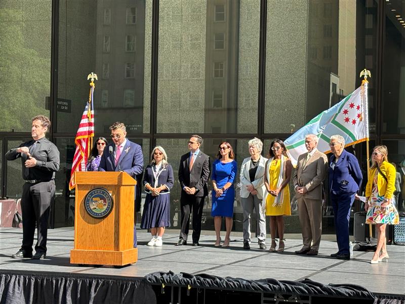 ToniPreckwinkle's tweet photo. Today, I was joined by Cook County Commissioners, @ChicagosMayor , and LGBTQ+ advocates for a Pride Month flag raising. π³οΈβπ #PrideMonth #CookCountyPride #ChicagoPride #LGBTQHistory https://t.co/hwi166qYjX